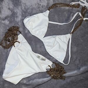 Beach bunny white ball and chain